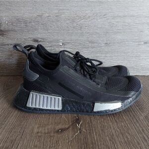 Adidas NMD R1 Spectoo Women’s Athletic Sneaker Running Shoe Black Glitter GZ9288